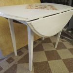 699 4452 DROP-LEAF TABLE